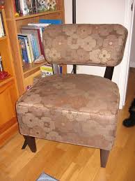 Accent Chair Chairs Recliners Kingston Kijiji With Images Selling Furniture Accent Chairs Furniture Chair
