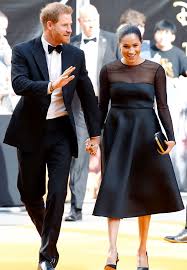 As rachel zane on suits, meghan markle is the definition of a #girlboss. Meghan Markle And Beyonce Just Hugged It Out On The Lion King Red Carpet Purewow