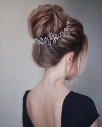 Tuto coiffure de soirée/mariage ✿ chignon cheveux mi longs, facile à faire soi même. Kate Beckinsale November 2000
