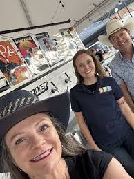 Tanya Shafer's Instagram, Twitter & Facebook