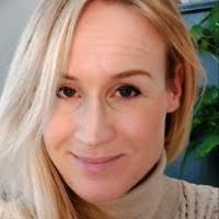 1400+ 'Sandra' profiles