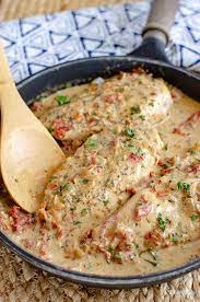 This Chicken In Sun Dried Tomato Creamy Sauce Will Quickly Become A Family Favourite World Recipes Slimming World Chicken Recipes Easy Slimming World Recipes