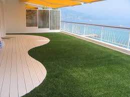 In order to install artificial grass on a balcony or roof terrace, good drainage is imperative. Artificial Grass For Balcony Garden Turf Integral Grass