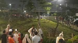 Tapi kalo penasaran ya gak apa apa pocong seram pocong lucu pocong joget jumpscare pocong. Hi Seram Hantu Pocong Kuntilanak Hingga Hantu Kepala Buntung Gentayangan Cari Uang Di Kalijodo Tribunnews Com Mobile