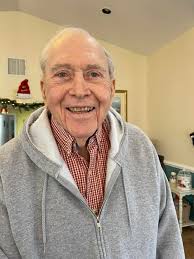 Made it a Merry Monday ❤️😊Robin Lamb started off the day with getting the  residents all set for Christmas 🎄 Robin and Cindy Voltano thank you for  the gifts 🎁 for the