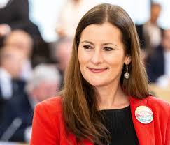 Janine wissler was born on may 23, 1981 in langen, hesse, germany. Solidaritat Mit Janine Wissler Und Allen Antifaschistinnen Und Antifaschisten Sdaj