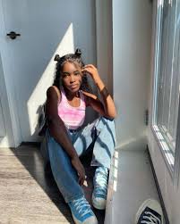 Mercy, het tweede kind, werd geboren in januari1, 1979, in een gezin van vijf. Who Is Michelle Gentry Mercy Aigbe S Daughter Leurr