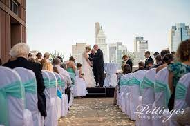 Embassy Suites Cincinnati Rivercenter Covington Ky Best Wedding Venue Cincinnati Wedding Venues Kentucky Wedding Venues Dayton Weddings