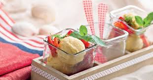 Craquez Pour Cette Glace A La Mangue Et Couronne De Fraises Mangue Alimentation Babeurre