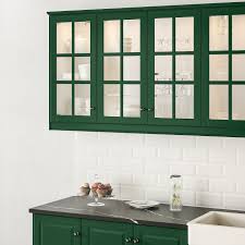 bodbyn vitrinentur dunkelgrun 40x100 cm ikea osterreich in 2021 grune kuchenschranke ikea bodbyn glastur