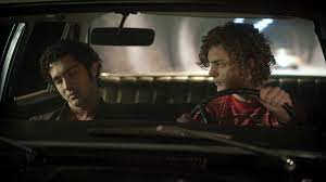Sarı ve kıvırcık saçları nedeniyle 'ölüm meleği' olarak adlandırılan carlos. Film Review El Angel The Movie Isle