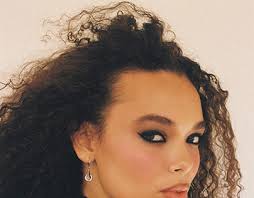 Welovemodels Projects :: Photos, videos, logos, illustrations and branding  :: Behance