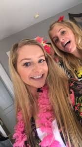 Anna Gans's Instagram, Twitter & Facebook