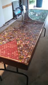 I Made A Fold Up Beer Pong Table With About 1500 Bottle Caps And Brass Half Round Around The Edges Mesa Coisas Para Comprar Lanchonete