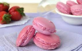 Macarons Roses Aux Fraises Au Thermomix Plat Et Recette Macarons Rose Macaron Thermomix Macaron