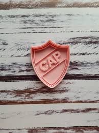 Platense ganó el desempate y vuelve al nacional. Escudo Platense Deliprint Cortantes Y Stencils