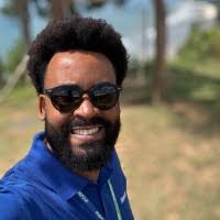 400+ perfis com “John John”