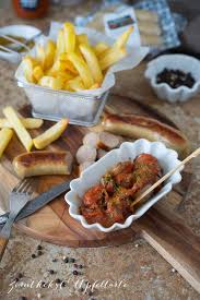 Hausgemachte Currywurst Sosse Zu Bergischer Rinderbratwurst Mit Knusprigen Pommes Zimtkeks Und Apfeltarte Rezept Currywurst Sosse Currywurst Currysauce Fur Currywurst
