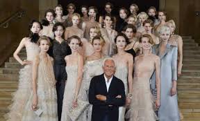 La maison francese cymbeline è un'istituzione per la sposa romantica, attenta ad uno stile estemporaneo e, allo stesso tempo, glamour: Armani Prive Haute Couture 2014 Unadonna