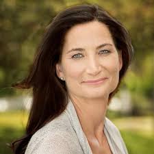 Katherine Thorp's Instagram, Twitter & Facebook