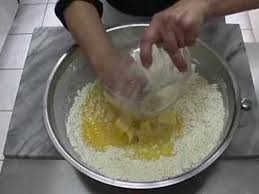 Tcheurek En Video Recettes Armeniennes Cuisine Mediterraneenne Recettes De Cuisine