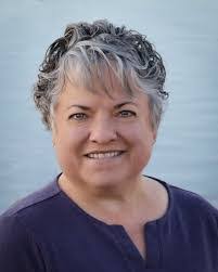 Leigh Schrom's Instagram, Twitter & Facebook