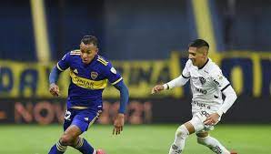 Los pelotazos fueron a causa de no poder salir por abajo. Wqsvwwwjs Yhum
