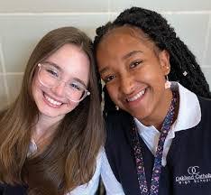 Debra Lear's Instagram, Twitter & Facebook