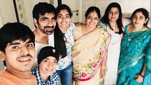Ravi Teja Wiki Biography Age Movies List Family Images News Bugz He is mainly worked in telugu film industry.
