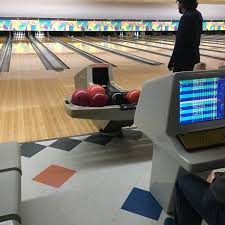 Installs a new boat dock with 90 foot pipe piles in newburgh, indiana. River City Recreation Evansville South Side 1050 S Weinbach Ave