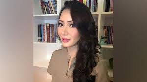 Vanya juga menceritakan kronologis bagaimana pinangki dulu bisa bertemu pamannya ketika pinangki terjerat kasus narkoba semasa sma dulu. Icw Kecam Kejagung Beri Pendampingan Hukum Untuk Jaksa Pinangki Jurnal Patroli News