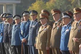 Camera deputaților a adoptat definitiv, cu 247 de voturi favorabile, nici unul împotrivă și 21 de abțineri, proiectul de lege ce prevede eliminarea pensiilor speciale. Camera DeputaÅ£ilor A Adoptat Proiectul Pensiilor De Serviciu Pentru Militari