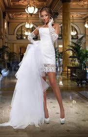 Cremefarbenes brautkleid im prinzessschnitt mit volants spitze und transparenter spitzenkorsage von enzoani modell natassia heiraten mit braut de. Kurze Brautkleider