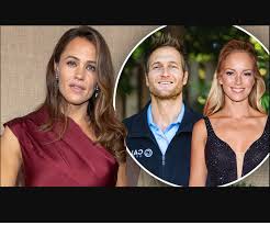 Jennifer garner's been one of the most heartwarming and amusing celebrity personalities in quarantine, from wearing outrageous costumes to recently, it was revealed by an insider source that jennifer garner has split from her boyfriend john miller, whom she had started dating early in 2018. Meet Jennifer Garner S New Hot Millionaire 40 Year Old Boyfriend John Miller