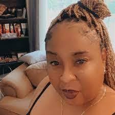 Tanisha Munford's Instagram, Twitter & Facebook