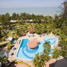 The Bayview Beach Resort Situated Along Batu Ferringhi Beach In Penang Bayview Beach Resort Offers Rooms With Private Balcon Beach Resorts Batu Ferringhi Hotel