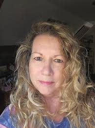 Hello from Ontario Canada! I'm a dull 58 year old , size 8 shoe, hooker!  Get your minds out of the gutter...I'm a full-time crocheter! Talk about  dull! I'd rather stay in