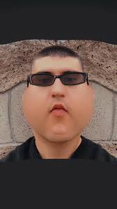 Floyd Mayweather has a large entourage and the requirements to join his  team are very, very strange... 🤔 He even has a phrase which commands his  team to attack 😳 More below 👇