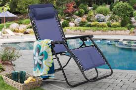 Most zero gravity chairs will hold up to 300 pounds, though you may want to check the specifications of the chair to be sure. Best Zero Gravity Chairs For Beach Patios And Pool Sides Aw2k