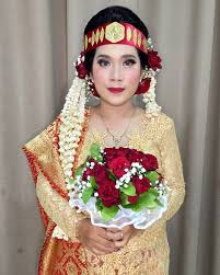 Sesuaikan model rambut dengan bentuk wajah untuk tampilan yang rias pengantin batak gita salon via gitasalonriaspengantin.blogspot.com. Pengantin Batak Posts Facebook