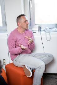 Xavier taveirne is an actor, known for двенадцать (2019), de slimste mens ter wereld (2003) and donderen in keulen (2019). West Vlamingen Domineren De Ochtend West Vlaams Is Niet Meer Mijn Eerste Taal Kw Be