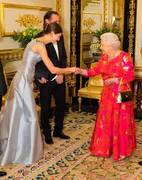 Der film behandelt die kontroverse affäre zwischen dem britischen könig eduard viii. Von Burgerlich Zu Royal Diese Promifrauen Fanden Ihren Traumprinzen Brigitte De
