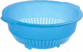 Questo procedimento serve a far colare il siero in eccesso 8. Dem Scolapasta Cm 30 Frosty 72165