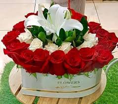 Pin By Ornela Nuni On Flowers Red Roses Wallpaper Flower Arrangements Beautiful Roses