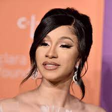 It is a relatively decent and fairly low maintenance haircut for the contemporary women of today! Cardi B Debuts Blonde Bob Haircut Photos Allure