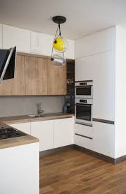 Weiss Gestrichene Kuche In Kombination Mit Eiche Und Estrich Kuche Kuchen Ideen Cuisine Minimaliste Cuisine Appartement Cuisine Moderne
