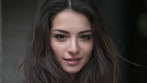 Melisa aslı pamuk kimdir sorusu rol aldığı son diziden sonra daha fazla sorulmaya başlandı. Melisa Asli Pamuk Kimdir Nereli Ve Kac Yasinda Melisa Asli Pamuk Hayati