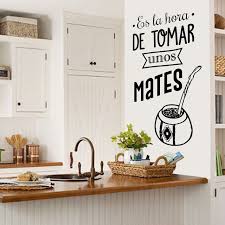 Esta cocina es perfecta para una casa en la montaña. Vinilo Decorativo Es La Hora De Unos Mates Vinilo Decorativo Para Cocinas Y Comedores Adquirilo Vinilos Decorativos Cocina Alfombras De Vinilo Vinilos Frases