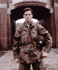 Damian watcyn lewis is currently playing bobby axelrod in the showtime series billions but this is his interest in the performing arts grew as a young boarder in ashdown house, sussex where he. Damian Lewis Reveals School Incident Nearly Ended Career Celebrity News Showbiz Tv Express Co Uk