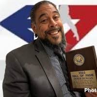 Derek Duncan's Instagram, Twitter & Facebook